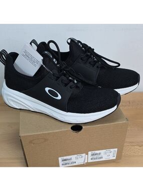 Oakley Black and White Sneakers Women 5